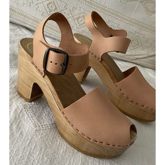 No. 6 Tan Leather Mules with Wooden Platform, Size 39 - Picture 5 of 15